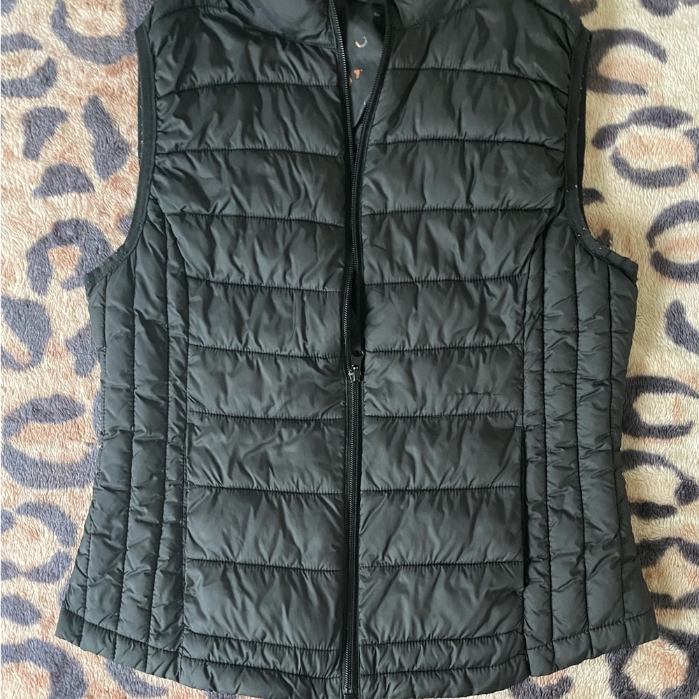 Women's Black puffer Vest